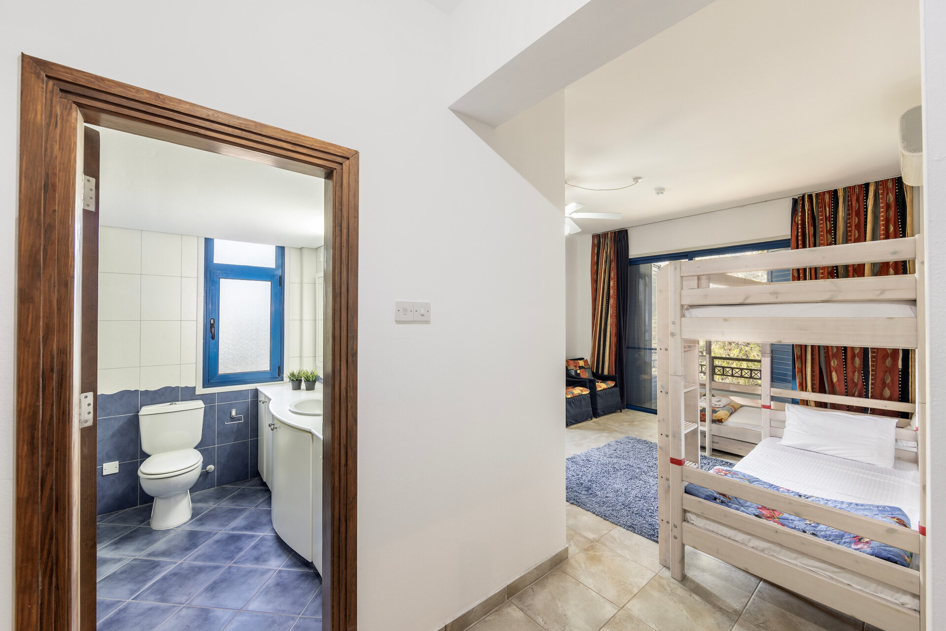 5 Star Villa Sycamore Seaview - Tranquil Countryside Escape.