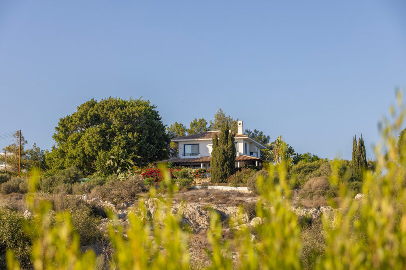 5 Star Villa Sycamore Seaview - Tranquil Countryside Escape.