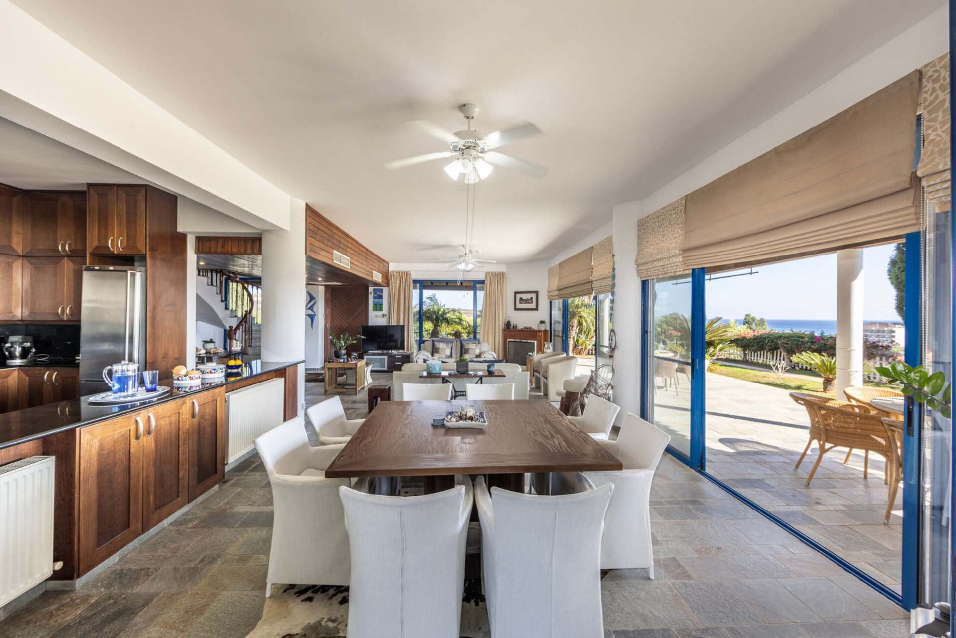 5 Star Villa Sycamore Seaview - Tranquil Countryside Escape.