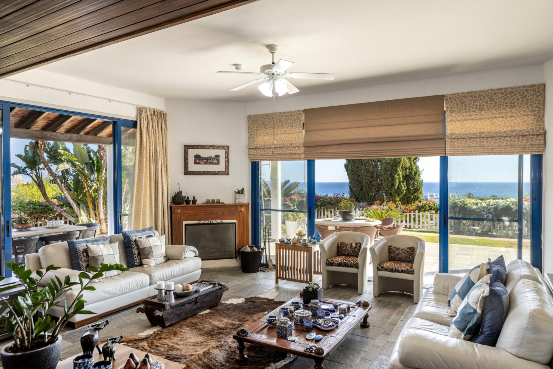 5 Star Villa Sycamore Seaview - Tranquil Countryside Escape.
