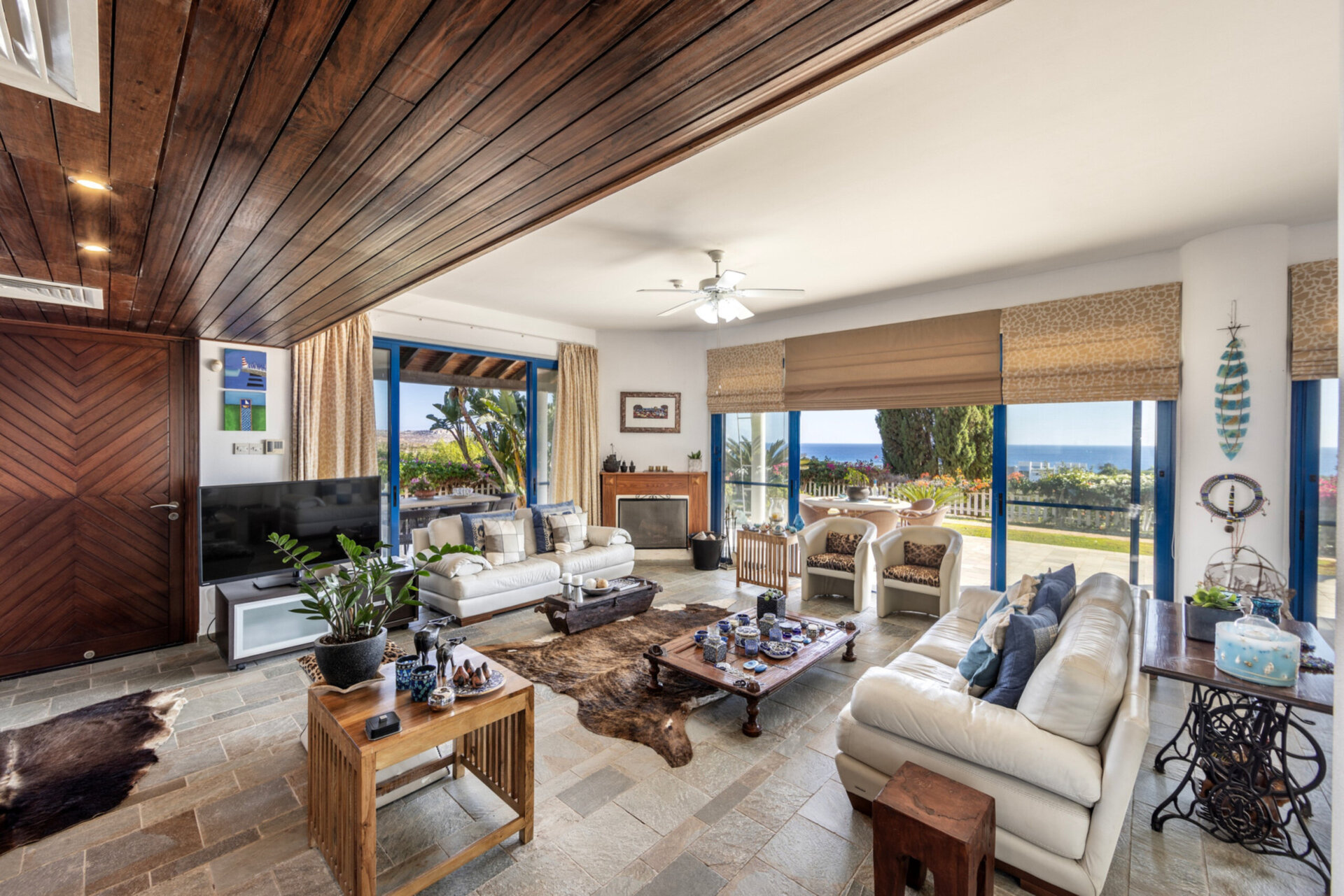 5 Star Villa Sycamore Seaview - Tranquil Countryside Escape.