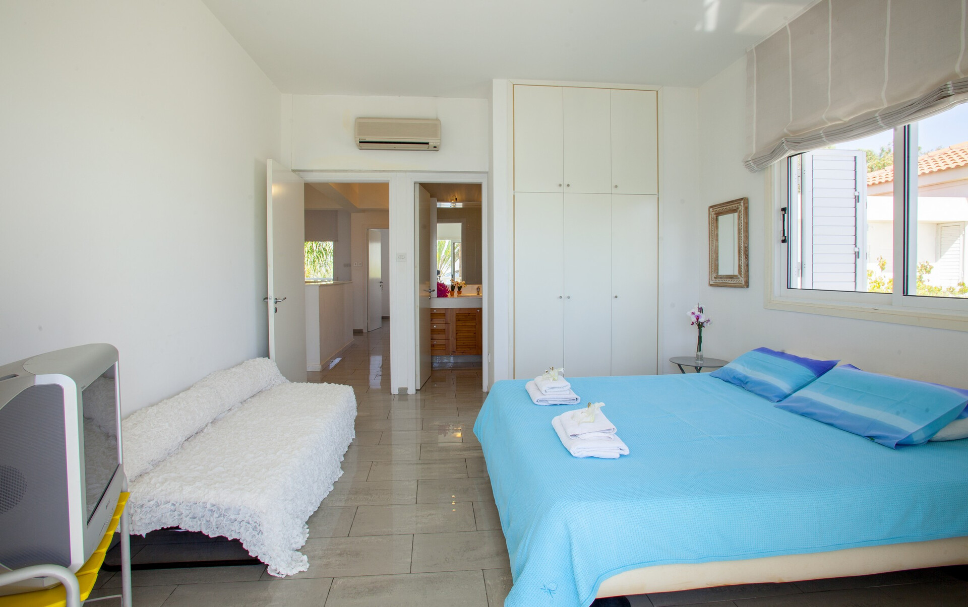 5 Star Villa Sunset Beachfront - Coastal Luxury Retreat