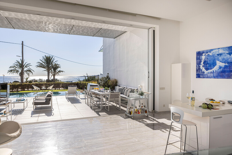 5 Star Villa Elaia Seafront - Panoramic Coastal Escape