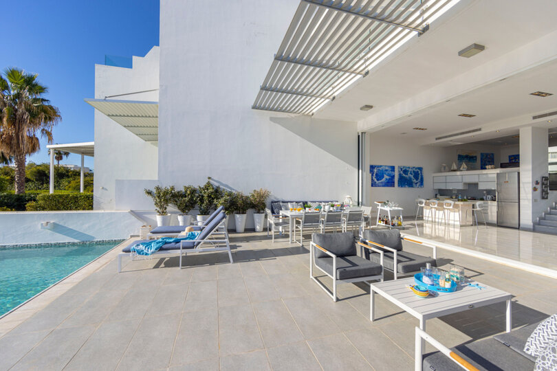 5 Star Villa Elaia Seafront - Panoramic Coastal Escape