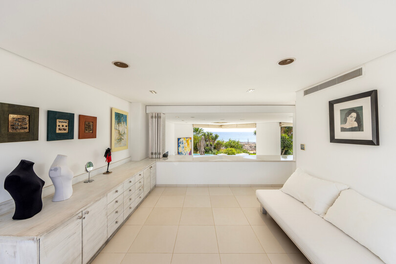 5 Star Villa AleMar Seafront - Designer Coastal Elegance