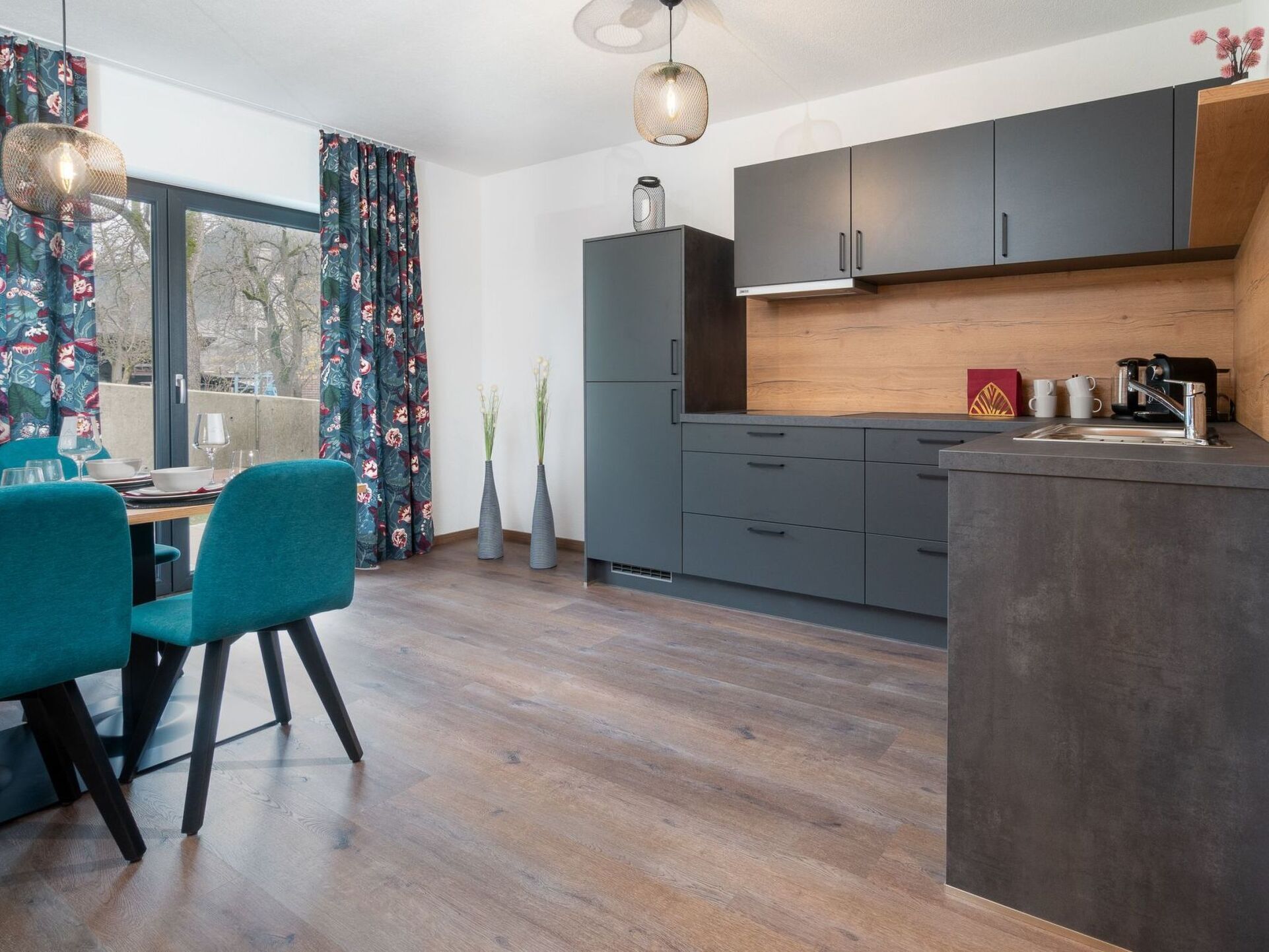 Luxurious 2-Bed Apartment in Landeck, Sleeps 3, 1130