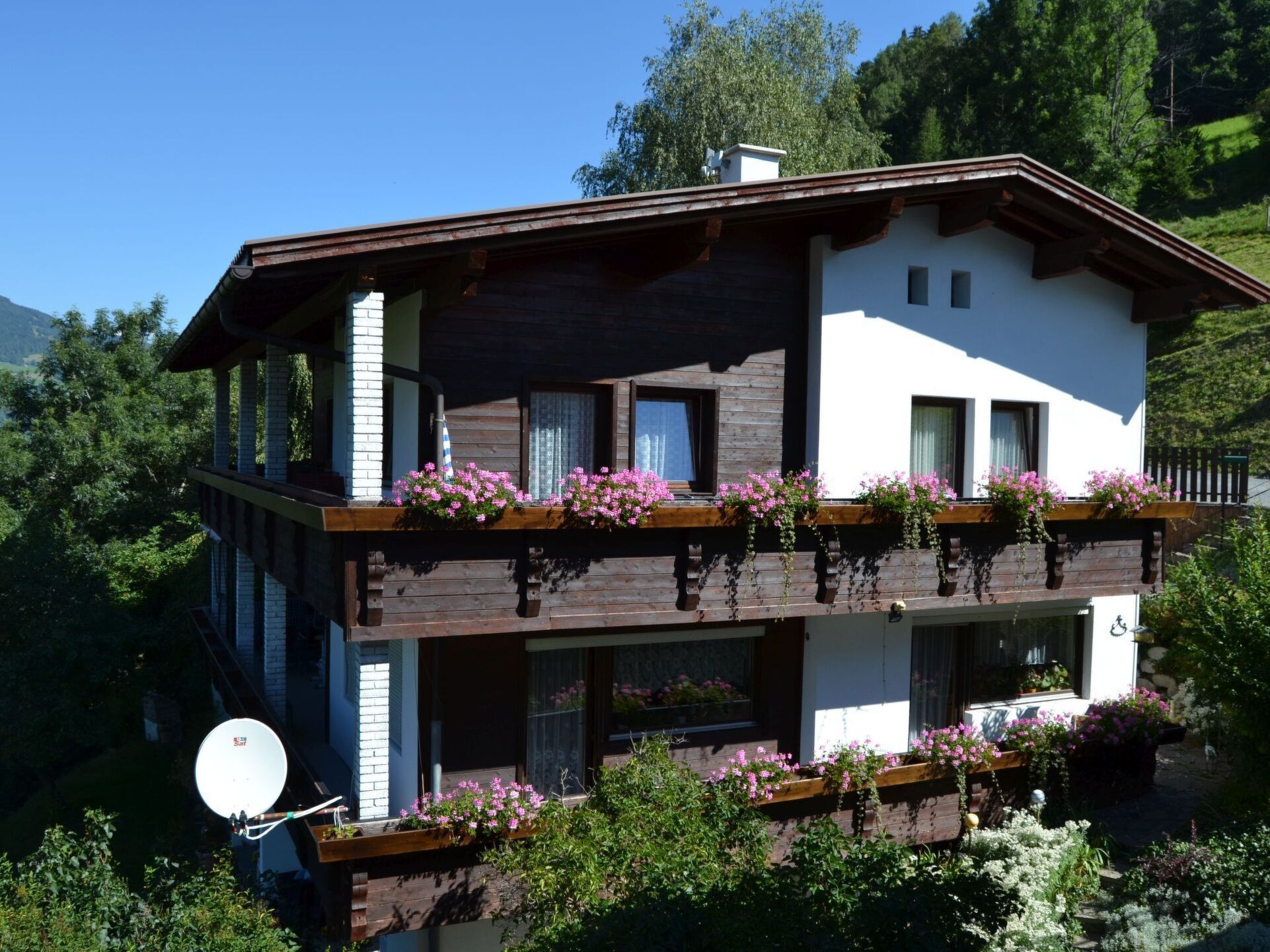 2-Bed Apartment with Mountain View in Imst, Sleeps 5, 1131
