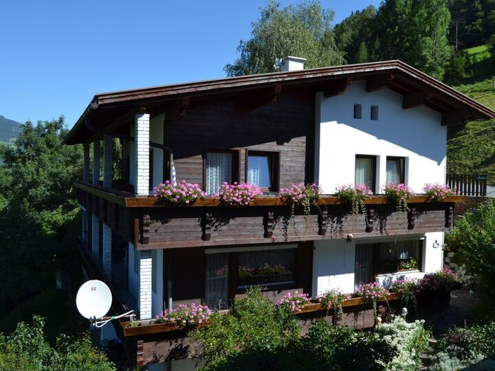2-Bed Apartment with Mountain View in Imst, Sleeps 5, 1131