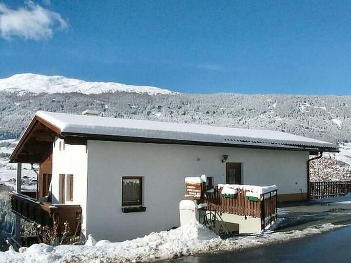 2-Bed Apartment with Mountain View in Imst, Sleeps 5, 1131