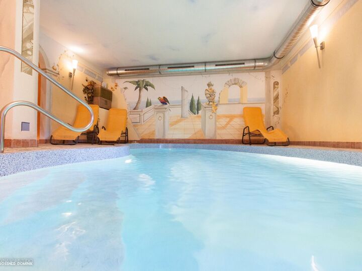 Pool Indoor
