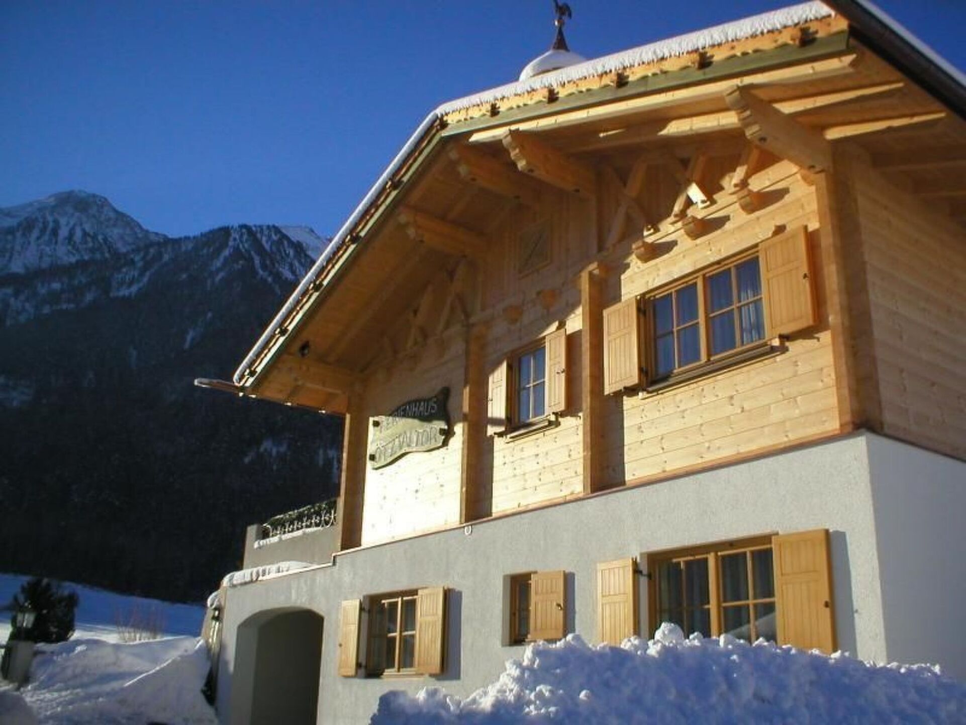 4-Bed House with Private Pool in Imst, Sleeps 8, 1132