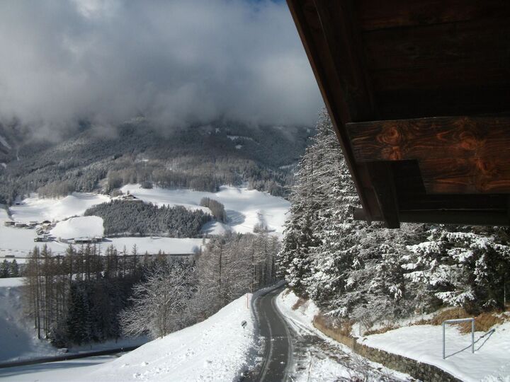 Beautiful 2-Bed Apartment in Innsbruck-Land, Sleeps 5, 1133