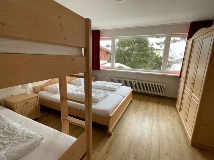 Beautiful 1-Bed Apartment in Bregenz, Sleeps 4, 1036