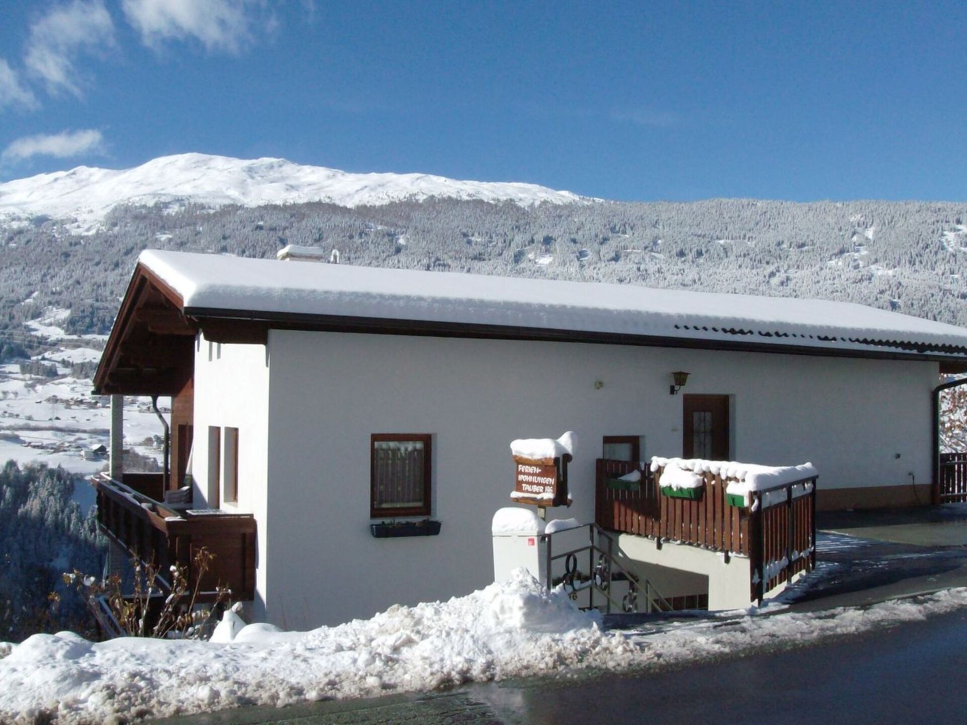 2-Bed Apartment with Mountain View in Imst, Sleeps 4, 1137