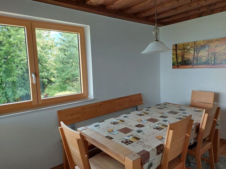 5-Bed House with Private Pool in Gmunden, Sleeps 6, 1003