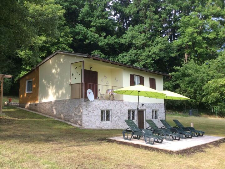 Inviting 2-Bed House in Feldkirchen, Sleeps 4, 1058, Steindorf am Ossiacher See, Austria