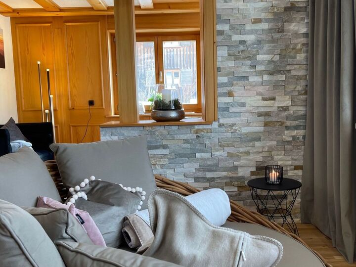 Beautiful 2-Bed Apartment in Bregenz, Sleeps 4, 1029