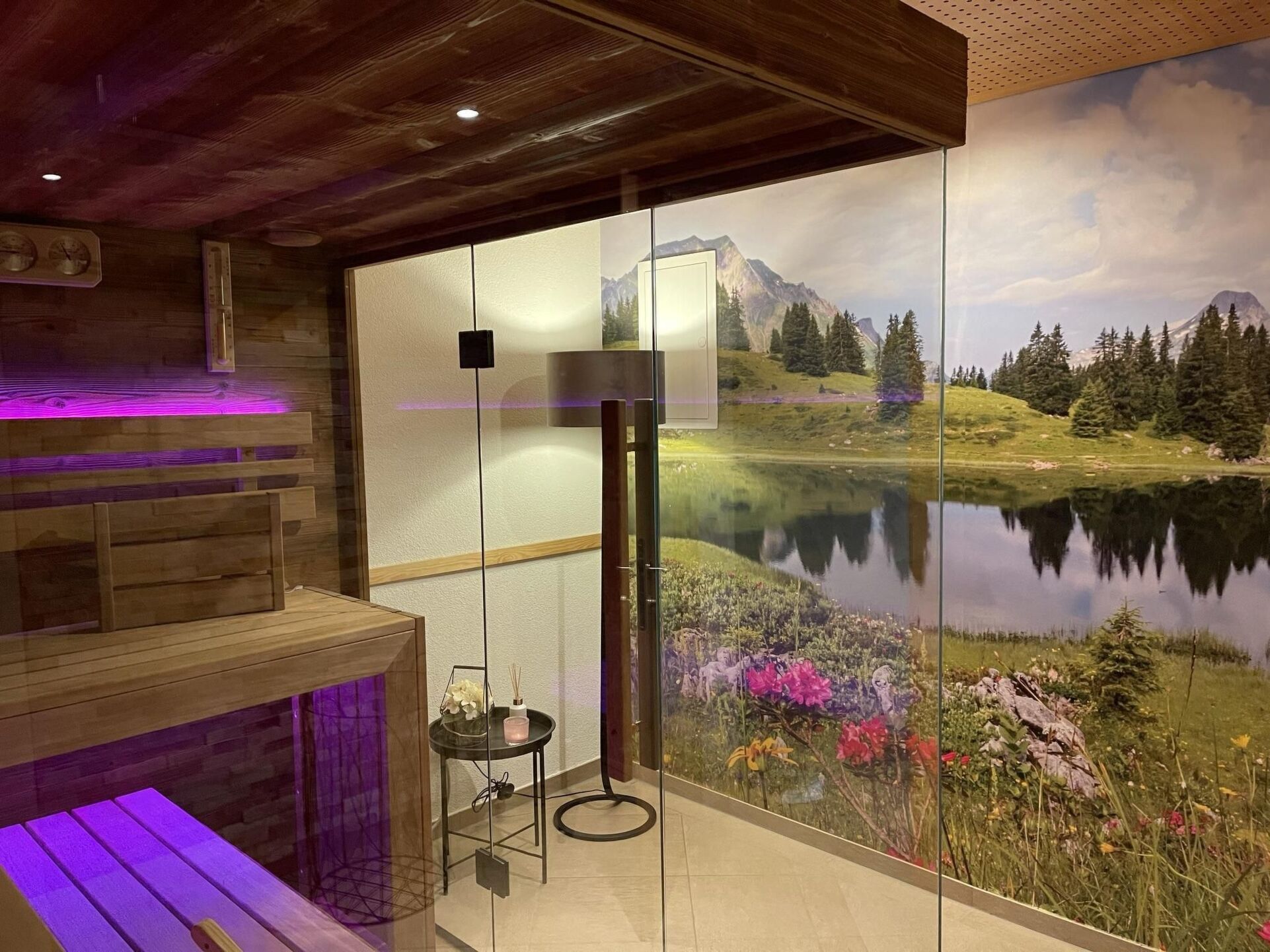 Beautiful 2-Bed Apartment in Bregenz, Sleeps 4, 1029