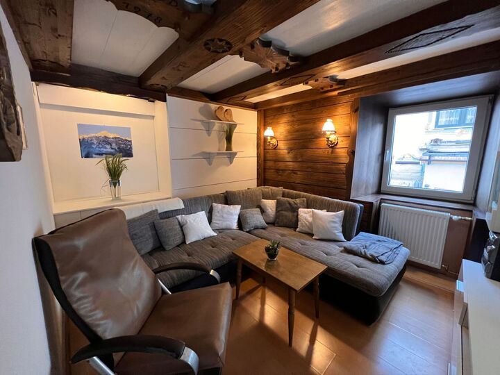 Idyllic 3-Bed Apartment in Reutte, Sleeps 6, 1114