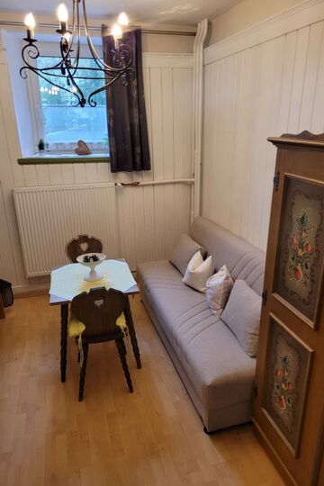 Idyllic 3-Bed Apartment in Reutte, Sleeps 6, 1114