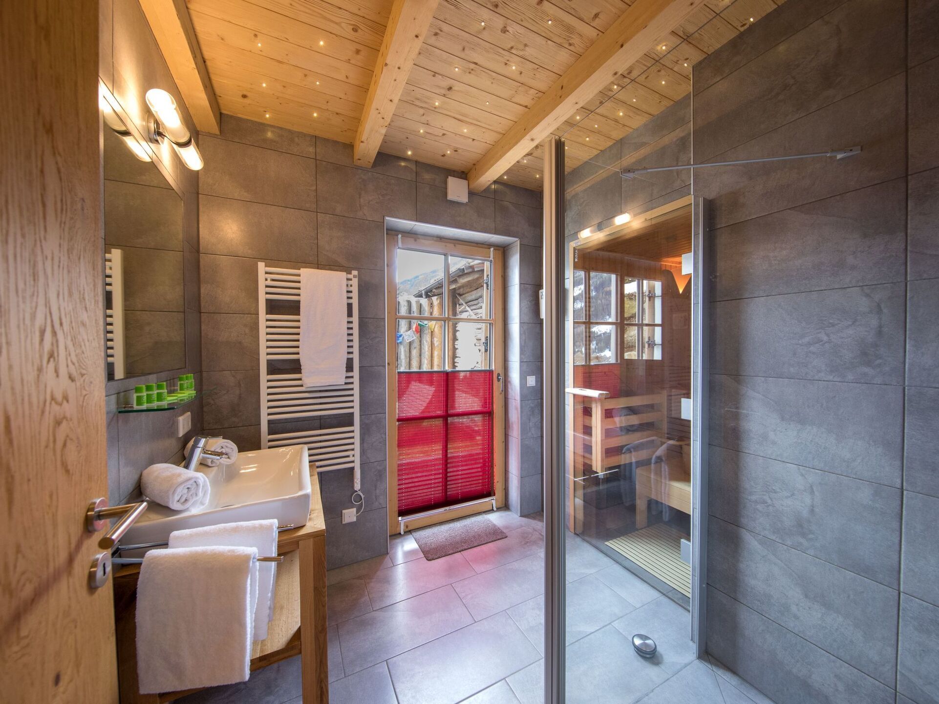 Bathroom / Wellness
