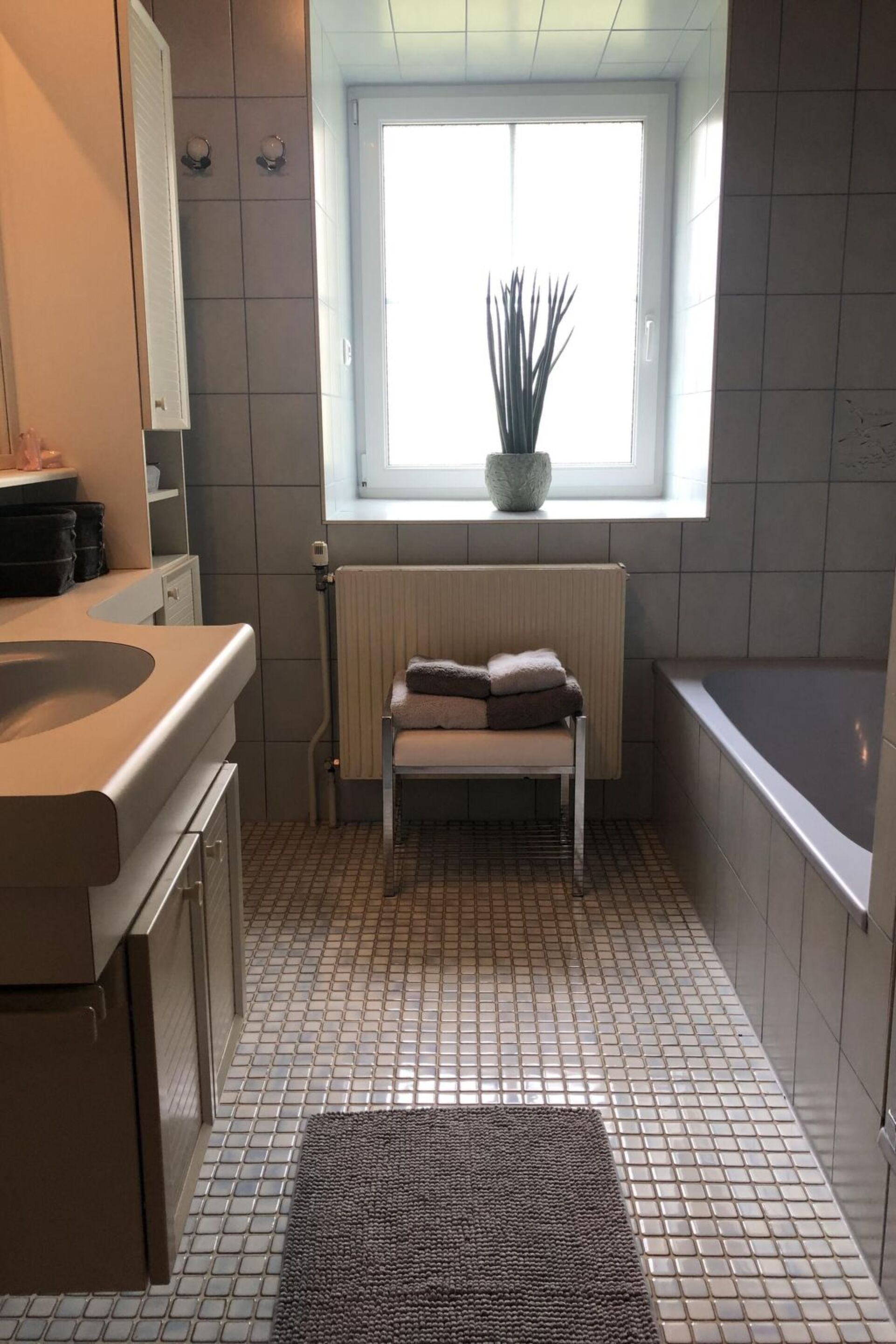 5-Bed House with Private Pool in Leoben, Sleeps 10, 1104