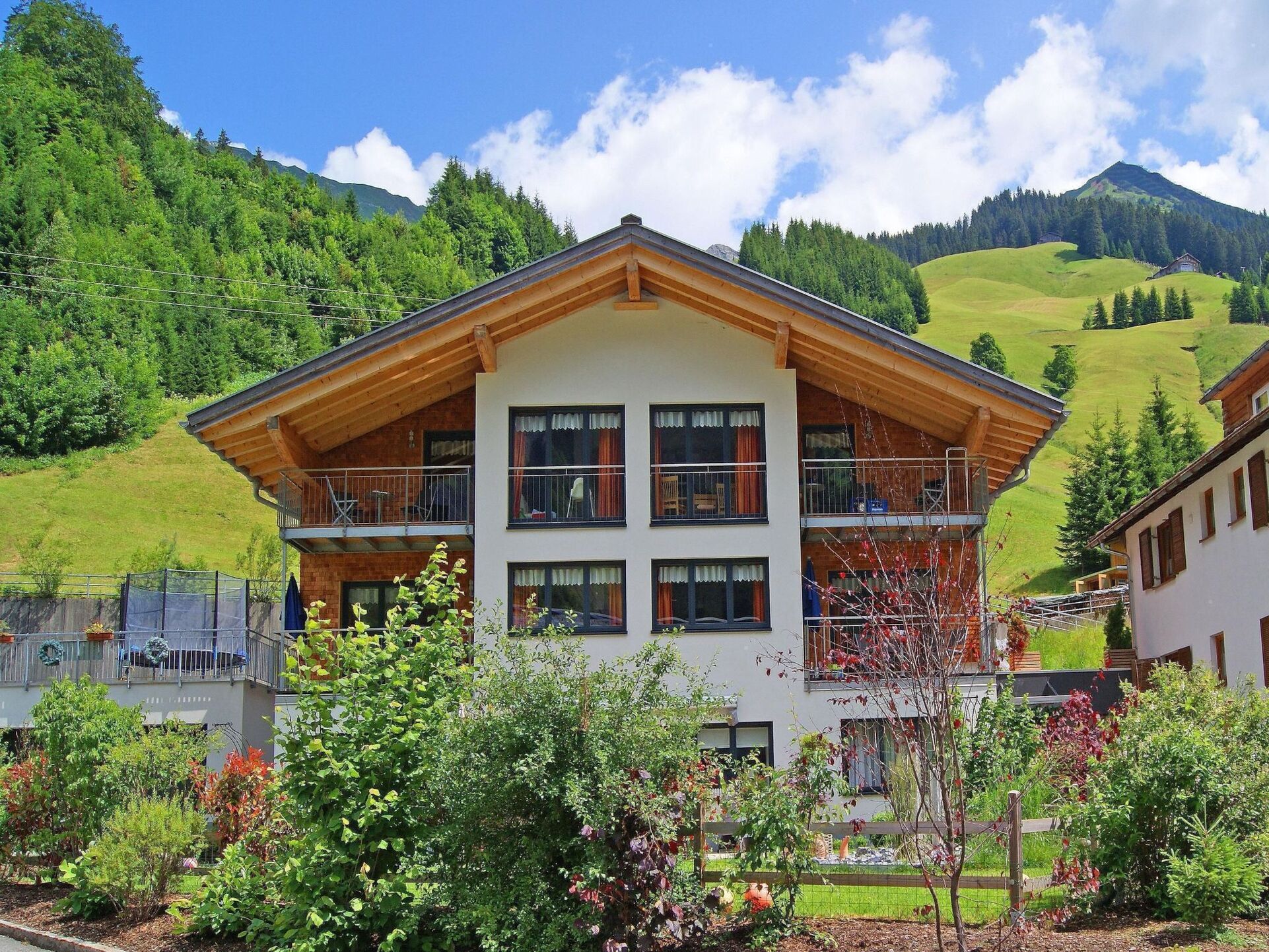 Charming 3-Bed Apartment in Bregenz, Sleeps 8, 1026