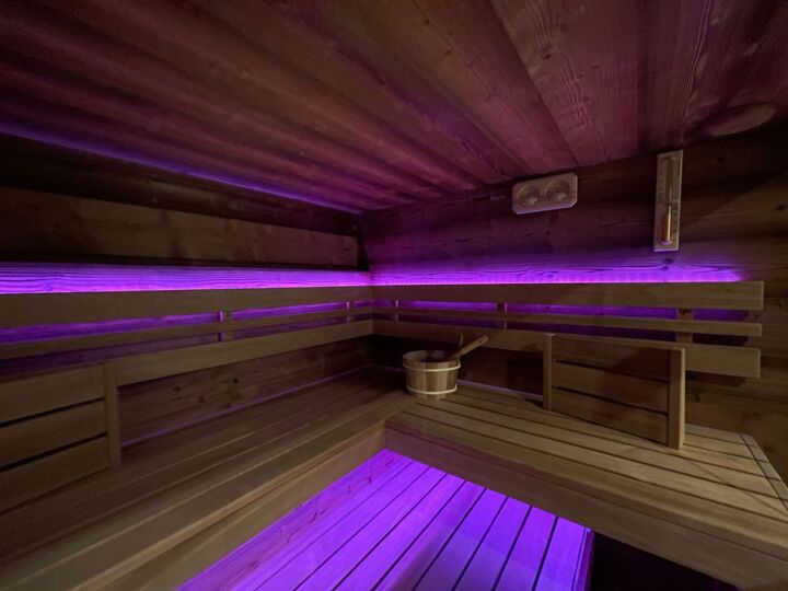 Charming 3-Bed Apartment in Bregenz, Sleeps 8, 1026