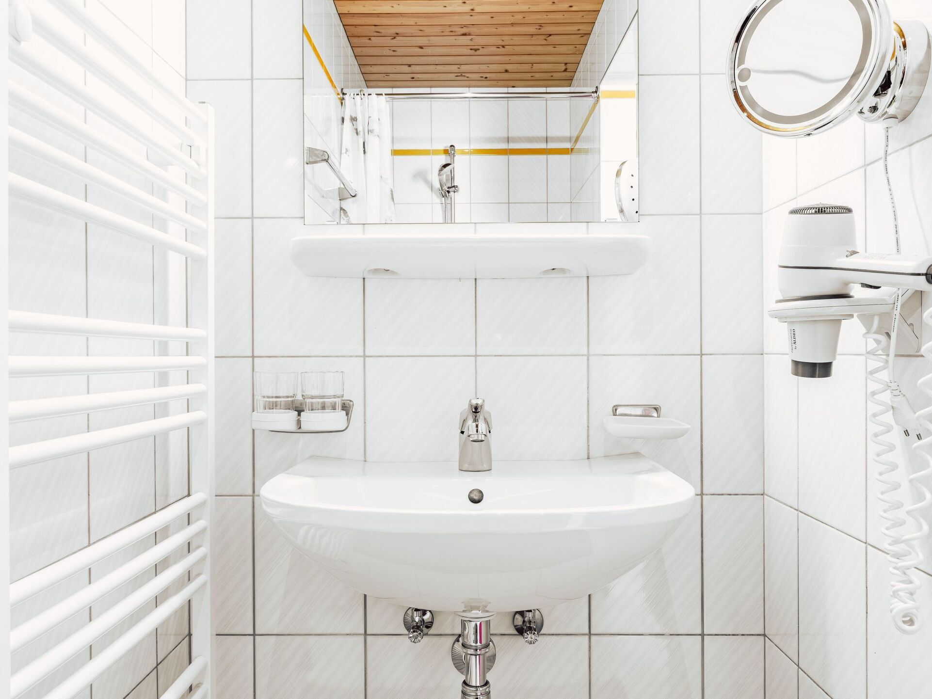 Spacious 2-Bed Apartment in Landeck, Sleeps 5, 1111