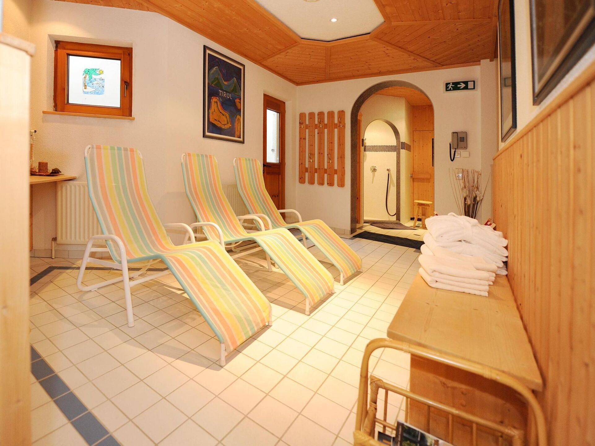 Beautiful 1-Bed Apartment in Landeck, Sleeps 2, 1112