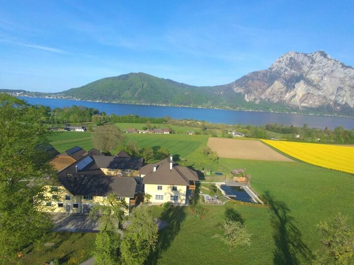 1-Bed Apartment in Gmunden, Sleeps 4, 1002, Altmünster am Traunsee, Austria
