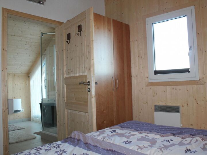 Spacious 3-Bed House in Wolfsberg, Sleeps 6, 1043