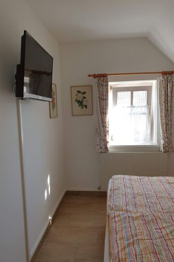 Idyllic 2-Bed House in Hartberg-Furstenfeld, Sleeps 6, 1106