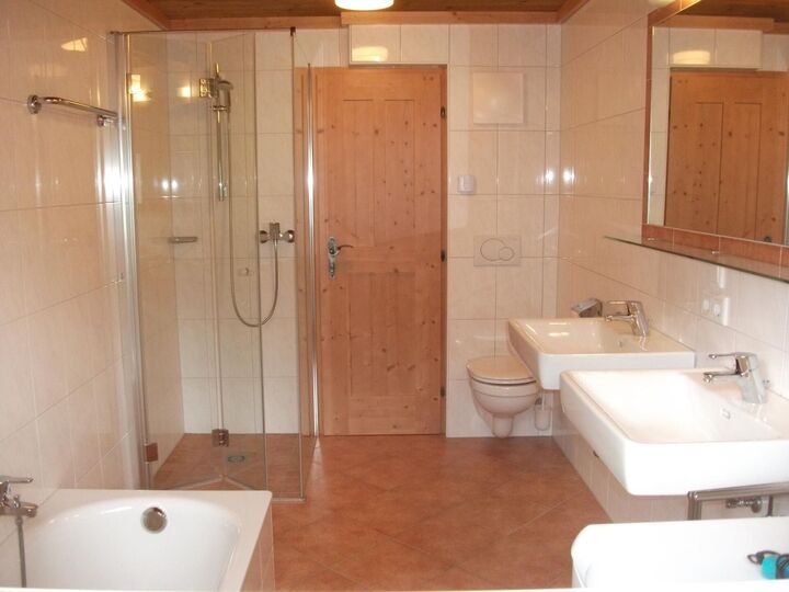 4-Bed House in Zell am See, Sleeps 8, 1098