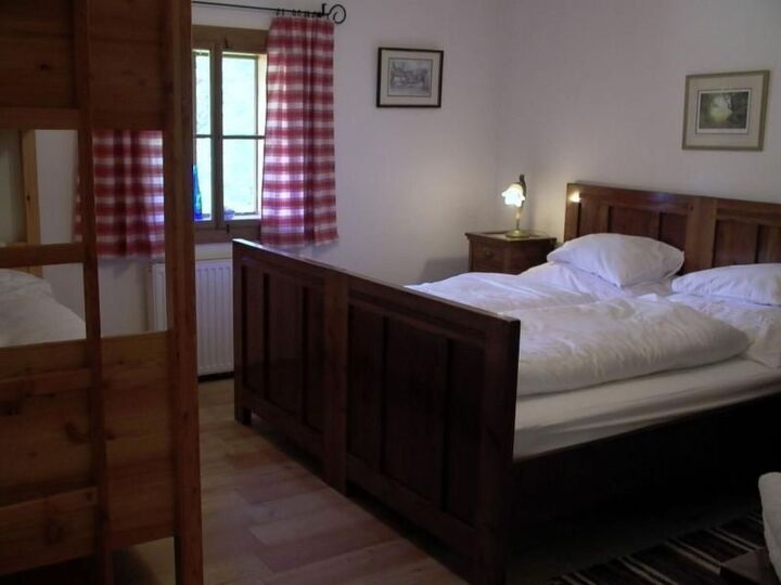 Stylish 4-Bed Apartment in Tamsweg, Sleeps 12, 1103