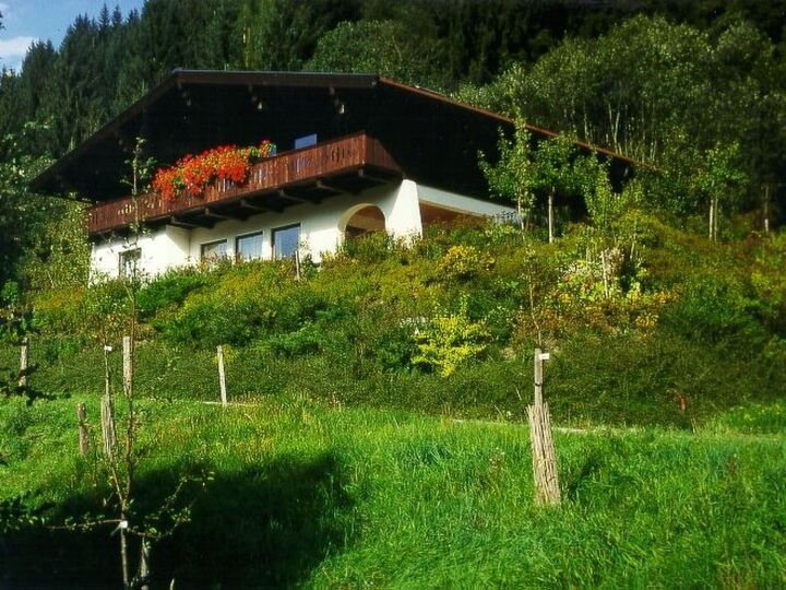 2-Bed Apartment in Sankt Johann im Pongau, Sleeps 6, 1105, Eben im Pongau, Austria