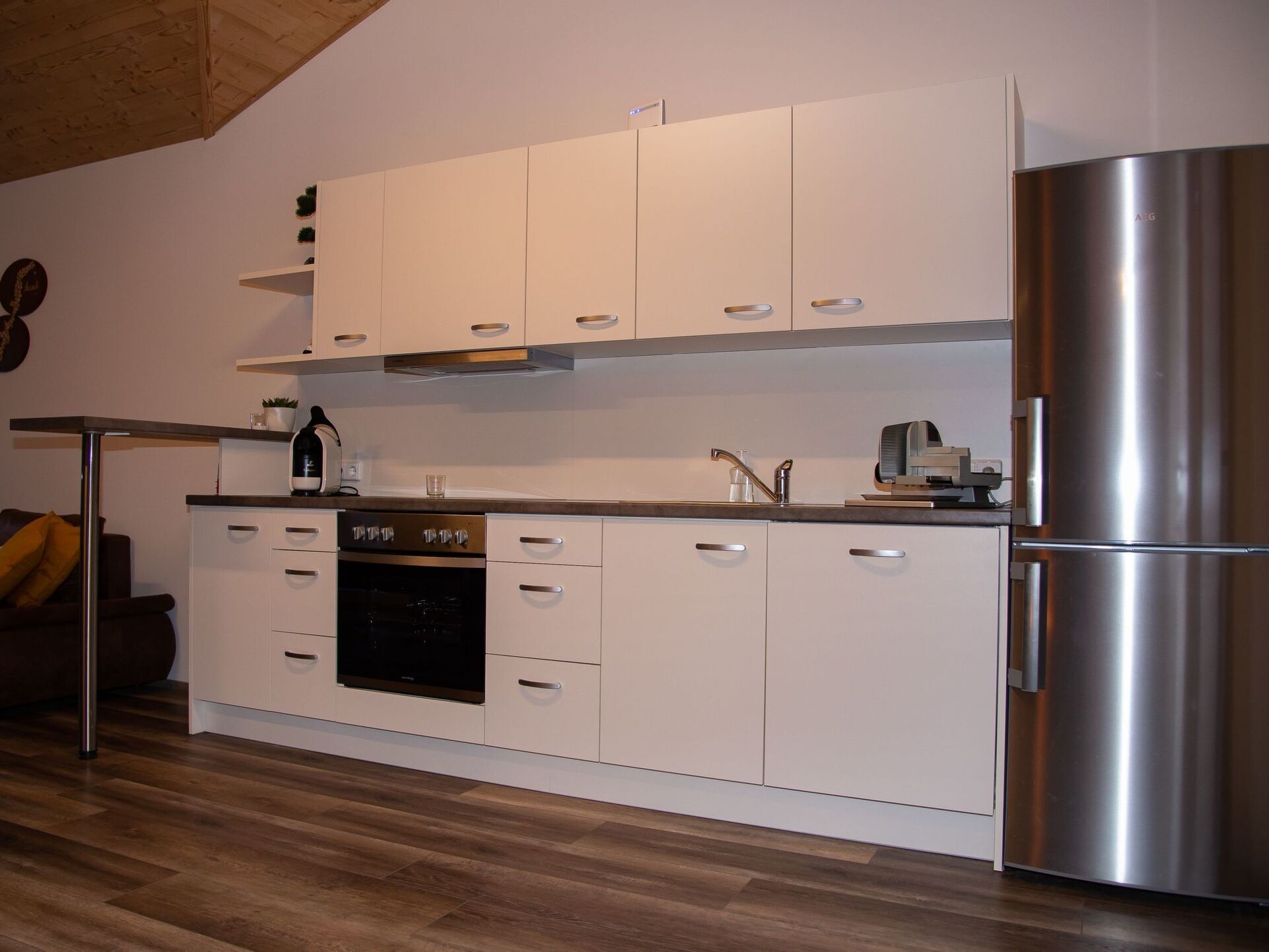 Stunning 3-Bed House in Wolfsberg, Sleeps 6, 1093