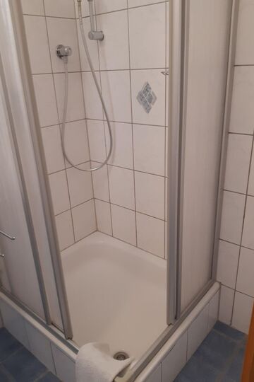 Stunning 1-Bed Apartment in Reutte, Sleeps 2, 1159