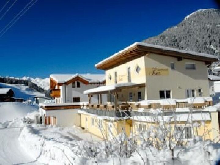 Exclusive 2-Bed Apartment in Imst, Sleeps 4, 1168, Niederthai, Austria