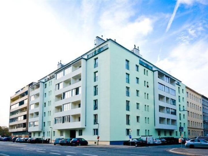 Luxurious 1-Bed Apartment in Wien, Sleeps 2, 1007