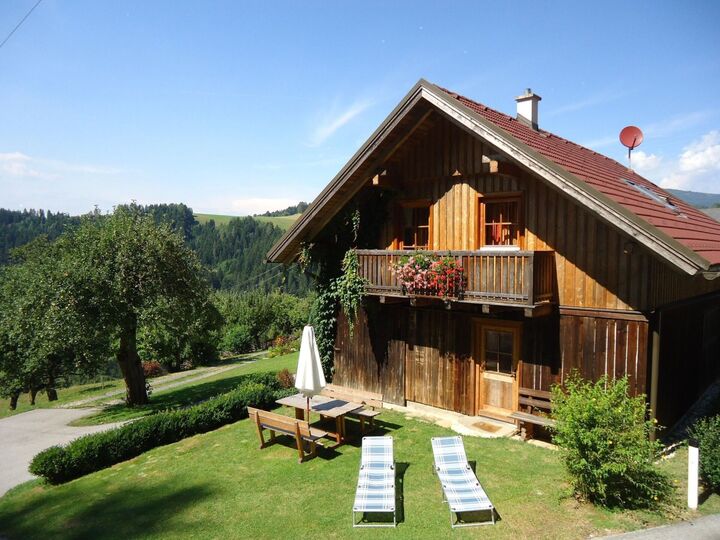 Sumptuous 3-Bed House in Wolfsberg, Sleeps 7, 1077