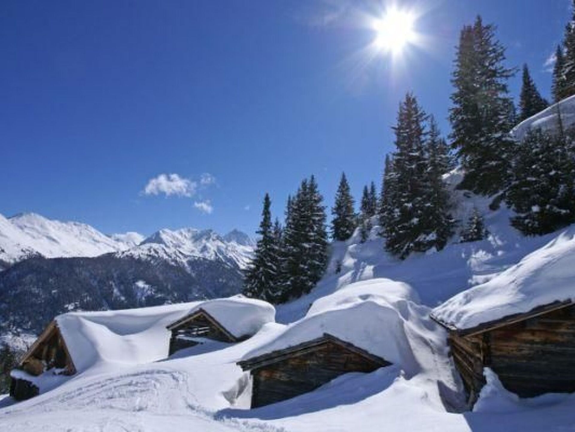 Charming 2-Bed Apartment in Landeck, Sleeps 2, 1141