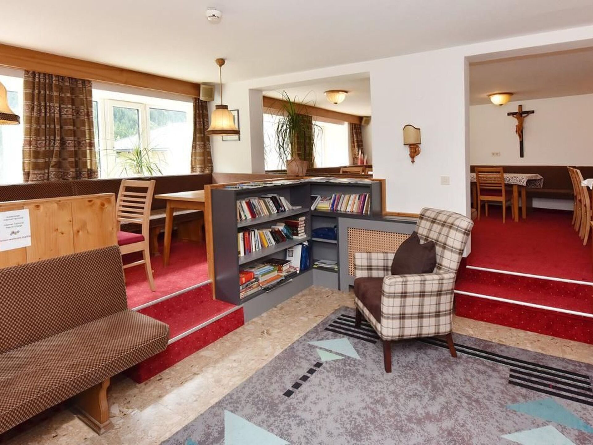 Elegant 1-Bed Apartment in Landeck, Sleeps 3, 1142