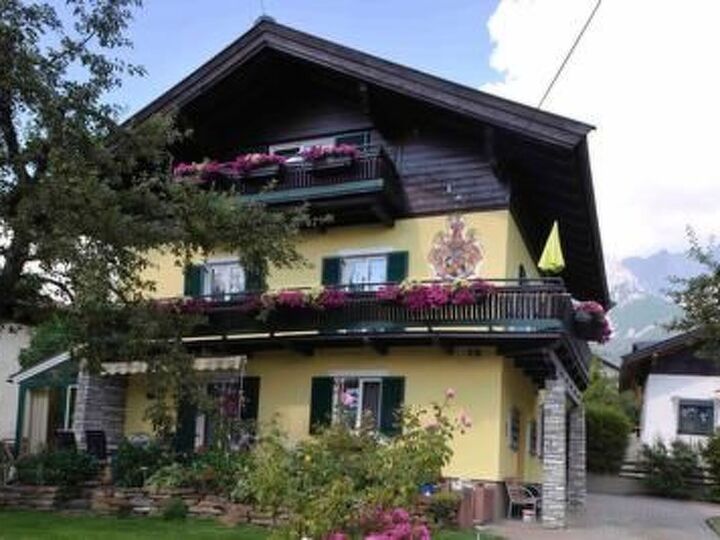 2-Bed Apartment in Zell am See, Sleeps 6, 1121, Saalfelden am Steinernen Meer, Austria