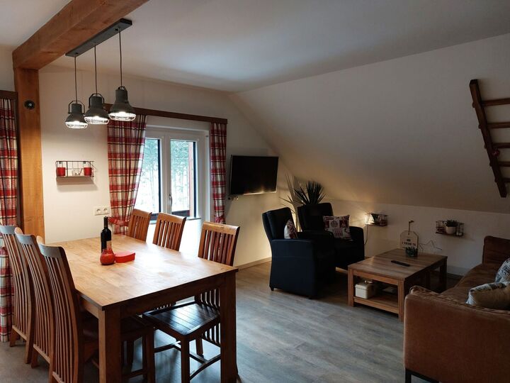 Gorgeous 3-Bed Apartment in Tamsweg, Sleeps 6, 1123