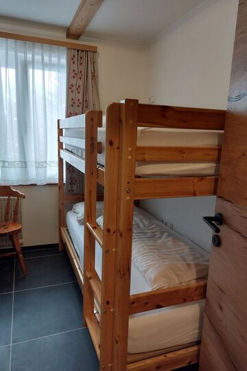 6-Bed Apartment in Tamsweg, Sleeps 14, 1120