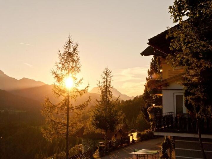 Charming 2-Bed Apartment in Hallein, Sleeps 4, 1119