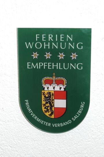 Charming 2-Bed Apartment in Hallein, Sleeps 4, 1119