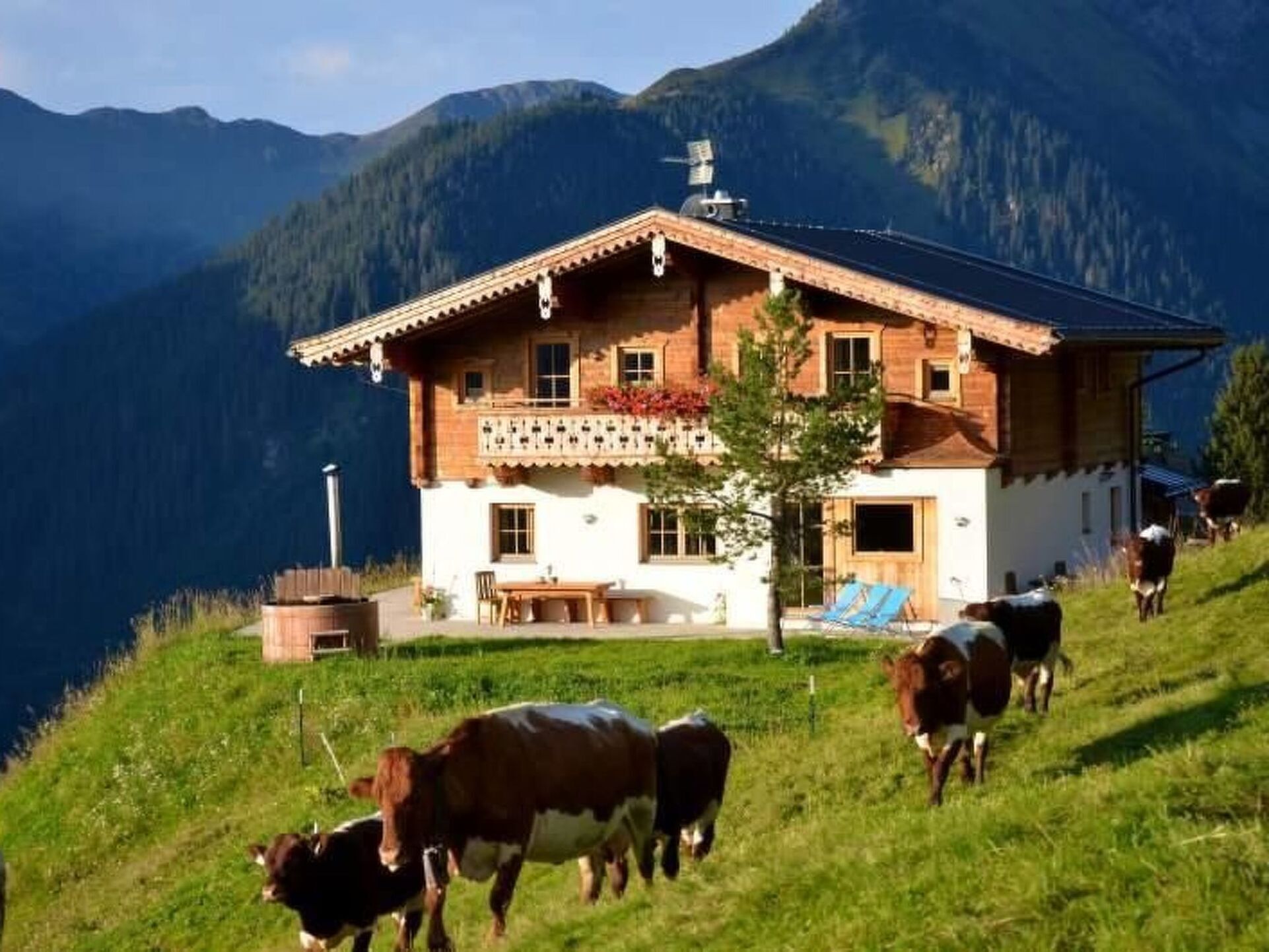 Luxurious 4-Bed House in Zell am See, Sleeps 7, 1125