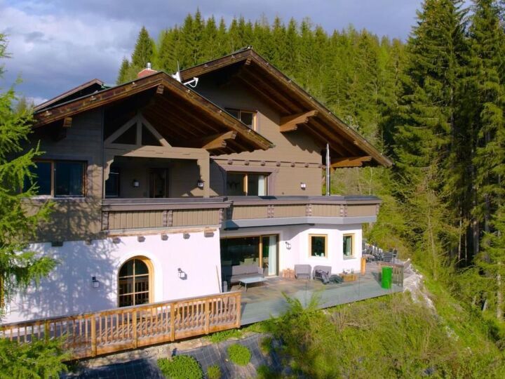 8-Bed House in Sankt Johann im Pongau, Sleeps 20, 1126